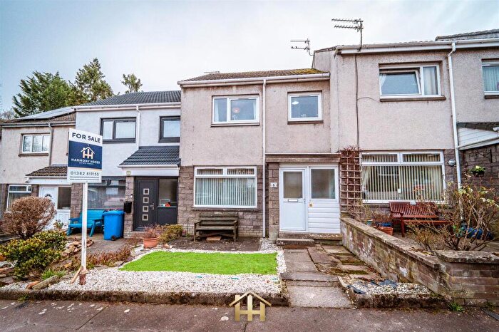 3 Bedroom Terraced House For Sale In Whitburn Place, Dundee, DD3