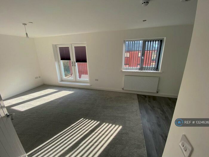 2 Bedroom Flat To Rent In Farrier Close, Swinton, Manchester, M27