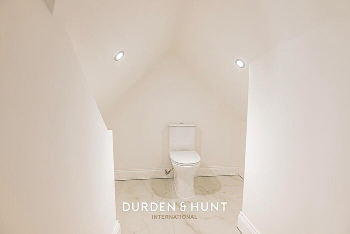 1 Bedroom Studio To Rent In High Street, Ongar, CM5