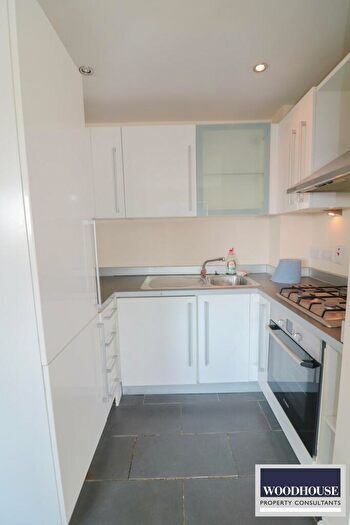 1 Bedroom Property To Rent In High Street, Waltham Cross, EN8