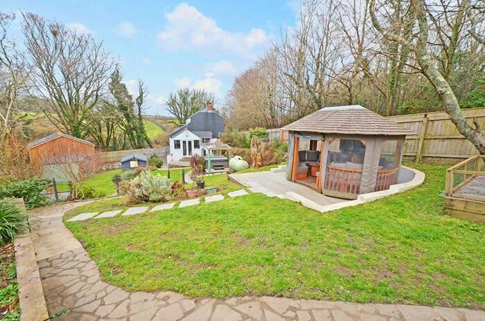 4 Bedroom Detached House For Sale In Penvale, St. Gluvias, Penryn, TR10