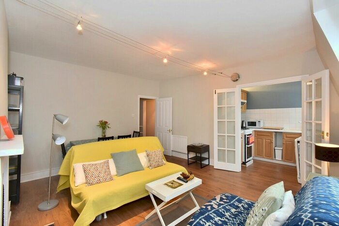 1 Bedroom Flat To Rent In Dorncliffe Road, Fulham, SW6