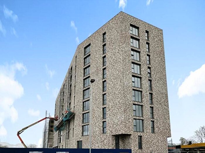 3 Bedroom Apartment To Rent In Oldfield Road, Salford, M5