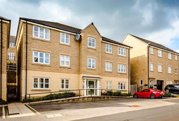 2 Bedroom Apartment To Rent In Tennyson Avenue, Huddersfield, HD3