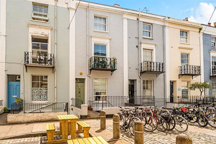 1 Bedroom Flat To Rent In Oakfield Place, Clifton, Bristol, BS8