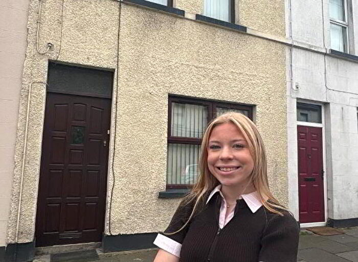 3 Bedroom Mid Terraced House For Sale In Burnbrae Avenue, Portadown, BT62