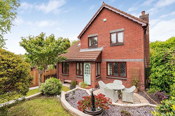4 Bedroom Detached House For Sale In Moore Close, Aller Park, TQ12