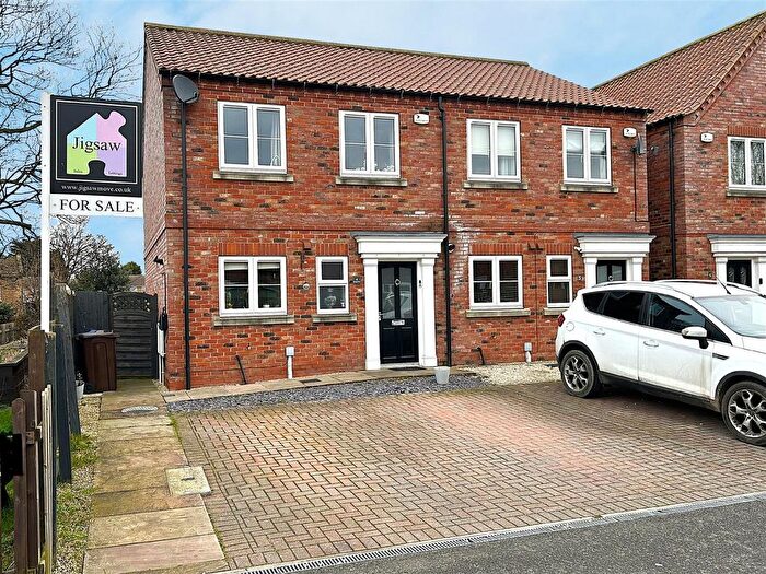 3 Bedroom Semi-detached House For Sale In Howden Road, Barlby, Selby, YO8