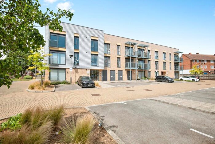 2 Bedroom Flat For Sale In Allwoods Place, Hitchin, Hertfordshire, SG4