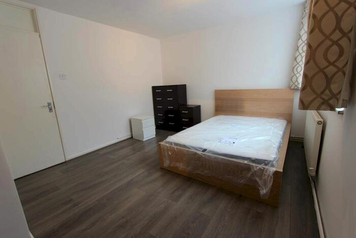 2 Bedroom Flat To Rent In Crescent Road, London, N22