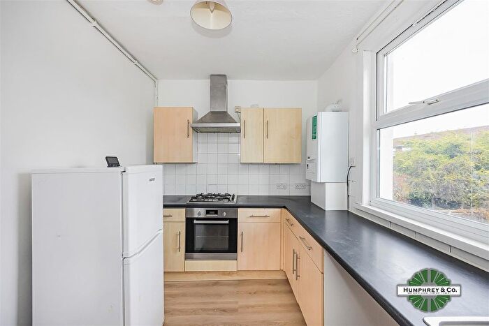 2 Bedroom Flat To Rent In Boston Manor Road, Brentford, TW8