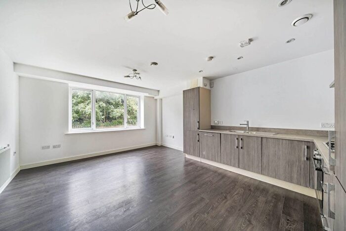 1 Bedroom Flat To Rent In Baldwin Court, Brent Cross, London, NW11