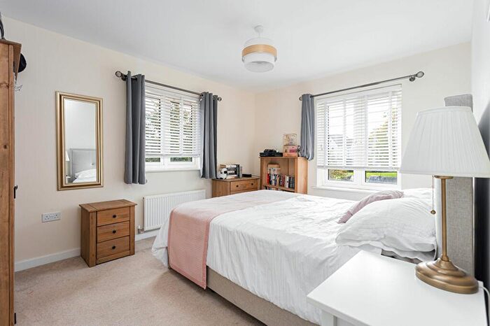 2 Bedroom Apartment For Sale In Somerley Drive, Crawley, RH10