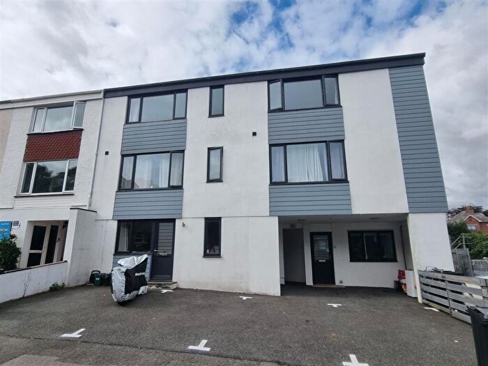 2 Bedroom Apartment For Sale In Launceston, PL15
