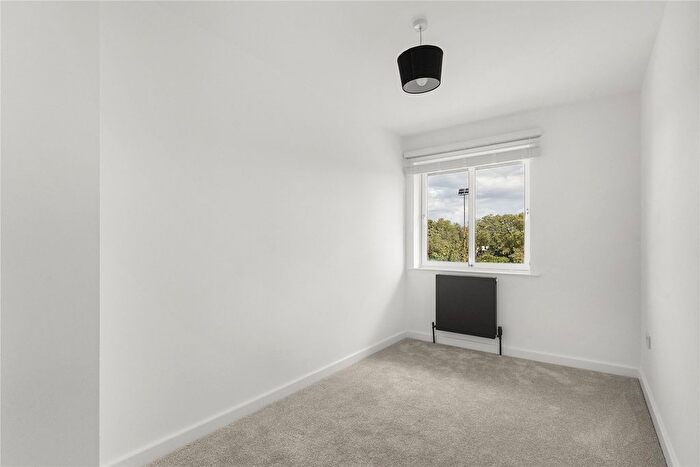 2 Bedroom Flat For Sale In Colchester Road, Walthamstow, London, E17