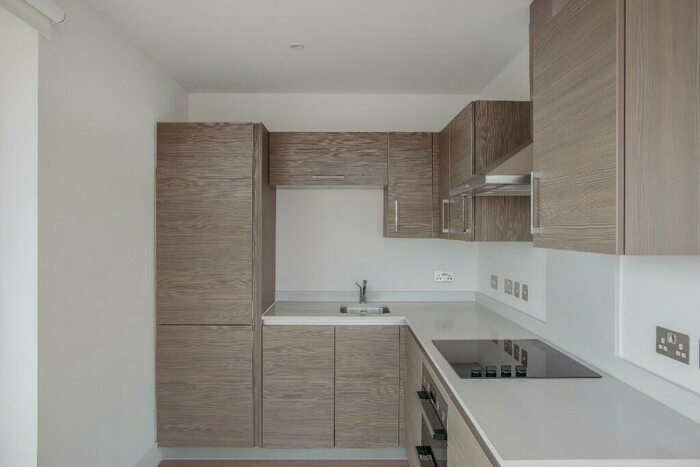 1 Bedroom Apartment To Rent In Solomon Way, London, E1