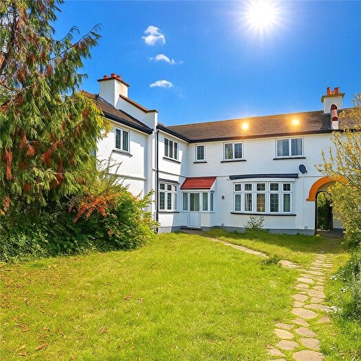 4 Bedroom Terraced House For Sale In Pollards Hill South, London, SW16