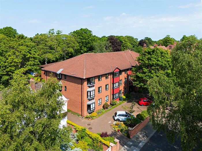 1 Bedroom Flat For Sale In Russell Court, Adderstone Crescent, Jesmond, Newcastle Upon Tyne, NE2