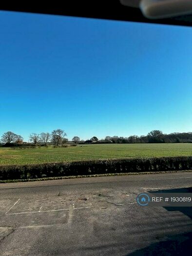 3 Bedroom Terraced House To Rent In Summerlea Court, Basingstoke, RG25