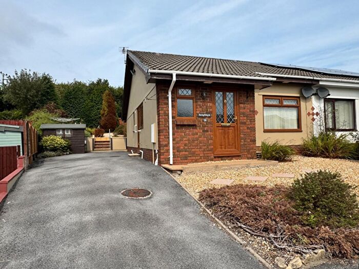 2 Bedroom Semi-Detached Bungalow For Sale In Brynglas, Penygroes, Llanelli, Carmarthenshire., SA14