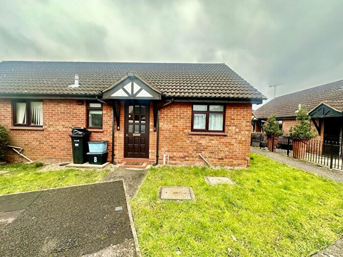 1 Bedroom Bungalow To Rent In Headingley Close, Ilford, IG6