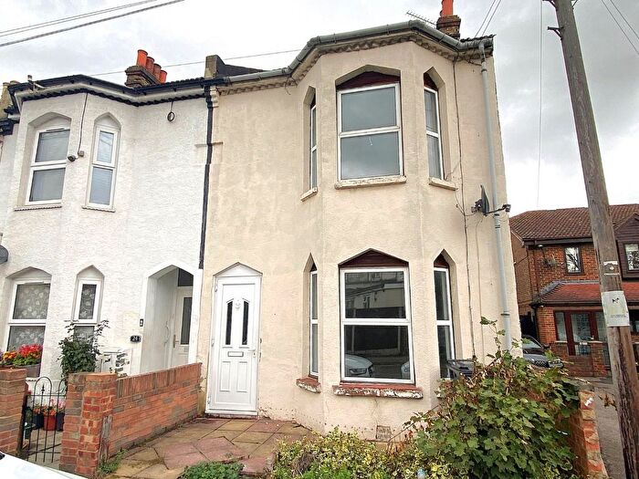 3 Bedroom End Terrace House For Sale In Norfolk Road, Gravesend, DA12