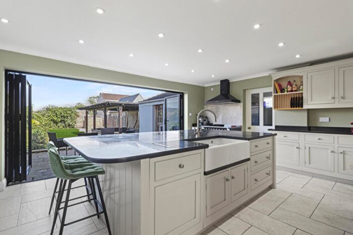 4 Bedroom Detached House For Sale In Thrapston Road, Finedon, Wellingborough, NN9