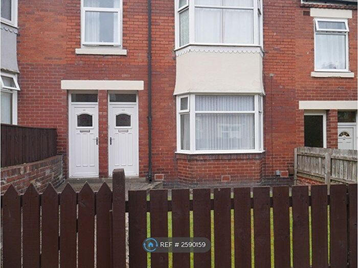 2 Bedroom Flat To Rent In Axwell Terrace, Swalwell, Newcastle Upon Tyne, NE16