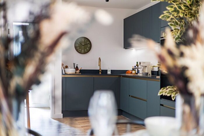 3 Bedroom Mews For Sale In Woodhill, Woolwich, SE18