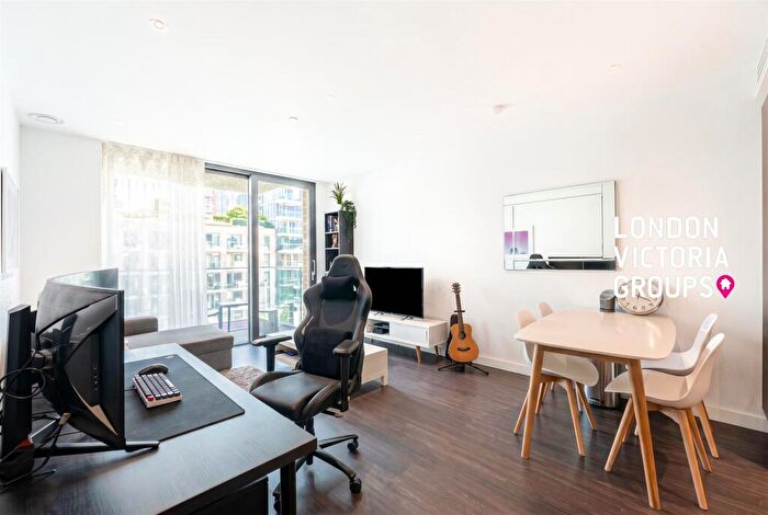 2 Bedroom Apartment To Rent In Catalina House, Canter Way, London, E1