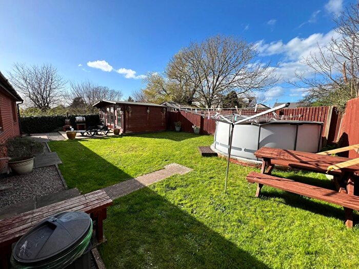 4 Bedroom Detached Bungalow For Sale In South View, Rhoose, CF62