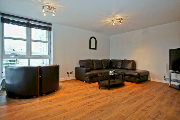 2 Bedroom Flat To Rent In Barrier Point Road, London, E16