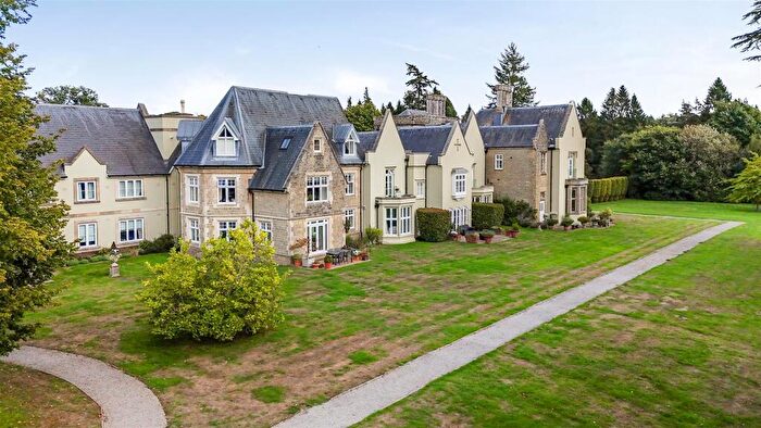 2 Bedroom Apartment For Sale In Woolmer Lane, Liphook, GU30