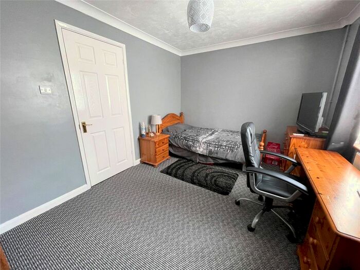 1 Bedroom Studio To Rent In Langley Drive, Crawley, West Sussex RH11