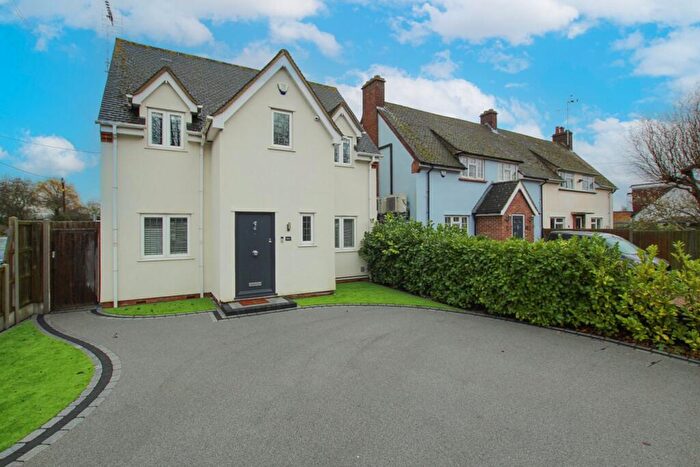 3 Bedroom Detached House For Sale In Church End Lane, Runwell, SS11