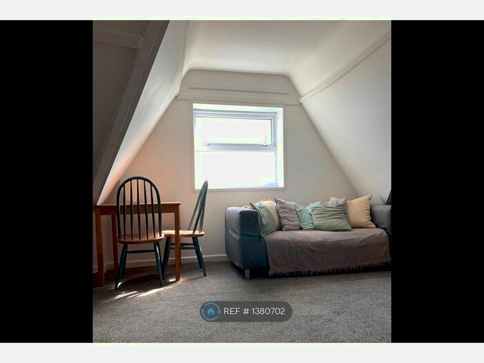 Studio To Rent In Montpelier Terrace, Swansea, SA1