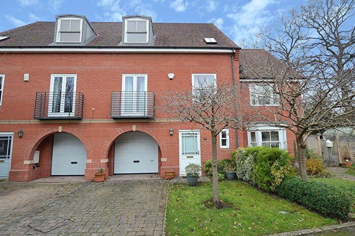 3 Bedroom Town House For Sale In Sterling Place, Woodhall Spa, LN10