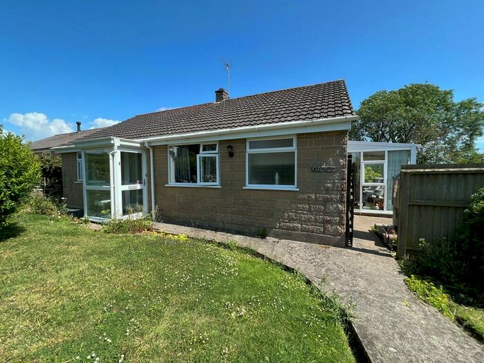 2 Bedroom Detached Bungalow For Sale In Back Lane, Gillingham, SP8