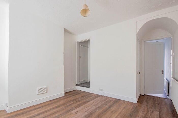 2 Bedroom Terraced House To Rent In Rossington Road, Nottingham, NG2