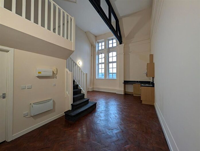 1 Bedroom Flat To Rent In Meyrick Street, Pembroke Dock, SA72