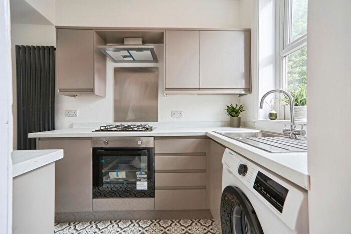 2 Bedroom Terraced House For Sale In Cecil Mount, Leeds, LS12
