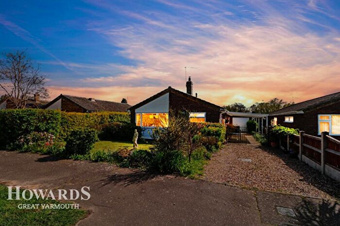 3 Bedroom Detached Bungalow For Sale In Meadow Way, Rollesby, NR29