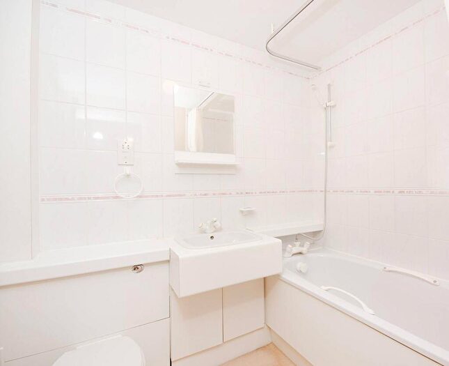 3 Bedroom Flat To Rent In Sudbury Hill, Harrow On The Hill, Harrow, HA1