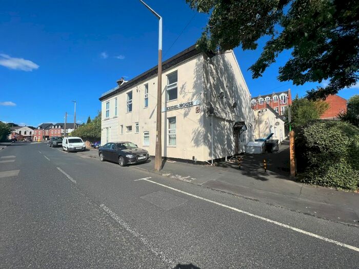 1 Bedroom Flat To Rent In Church Street, Gornal Wood, Dudley, West Midlands, DY3