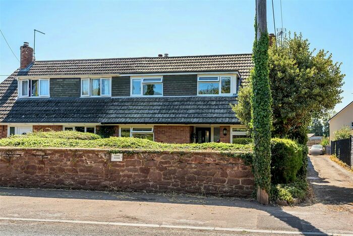 3 Bedroom Semi-Detached House For Sale In Hillcommon, Taunton, TA4