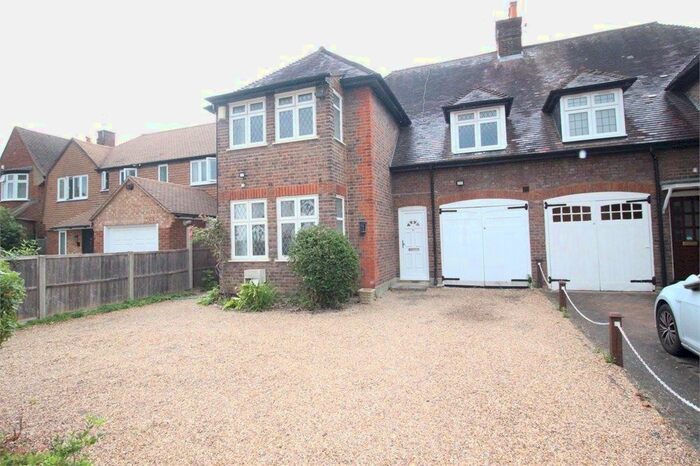4 Bedroom Semi-Detached House To Rent In Lake View, Edgware, HA8