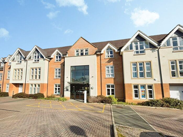 2 Bedroom Flat For Sale In Moorside Place, Kidlington, OX5