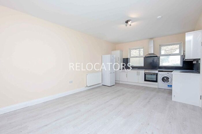 4 Bedroom Semi-Detached House To Rent In Mile End Place, Stepney, E1