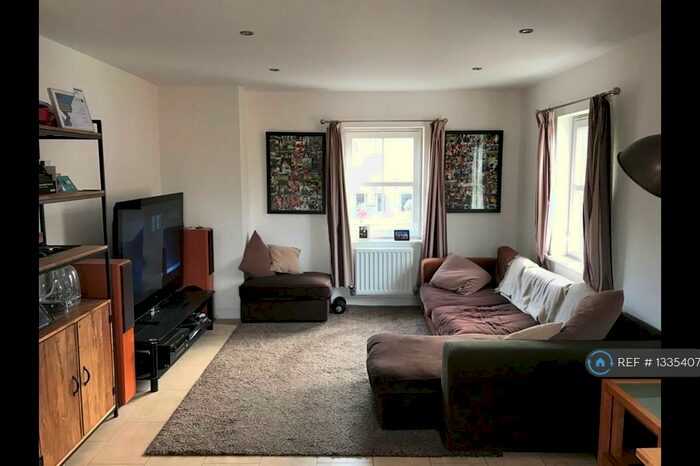 1 Bedroom Flat To Rent In Garnet Road, Slade Green, DA8