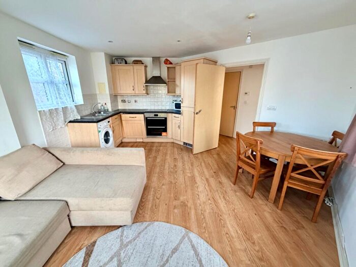 2 Bedroom Flat To Rent In Stanley Road, Harrow, Greater London, HA2